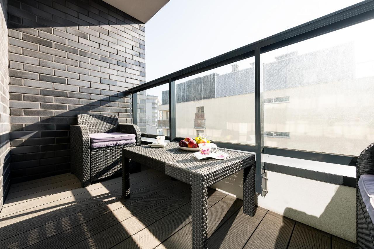 P&O Apartments Aleja Krakowska Warsaw Exterior photo