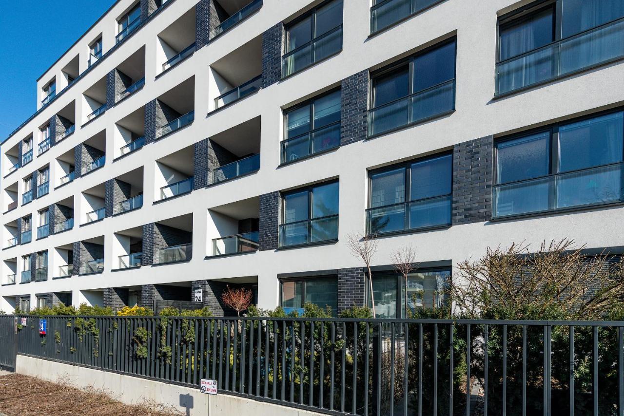 P&O Apartments Aleja Krakowska Warsaw Exterior photo
